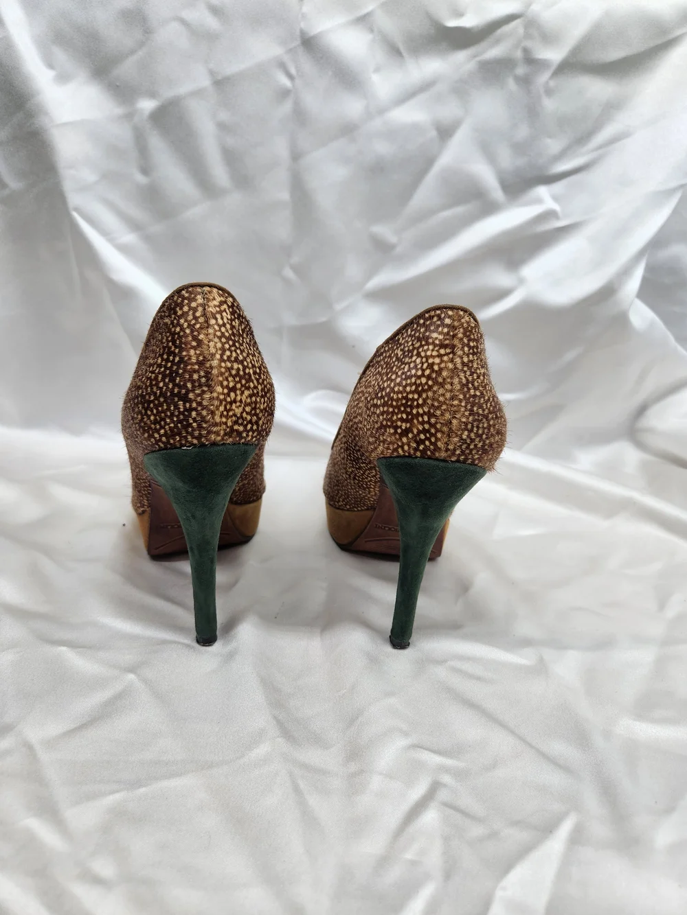 Enzo Angiolini pebbled suede